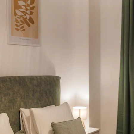 With Private Parking And Balcony *