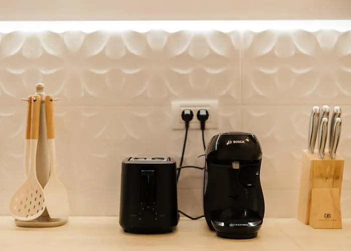 With Private Parking And Balcony *