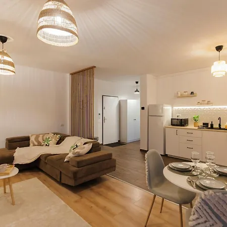 Appartement With Private Parking And Balcony *
