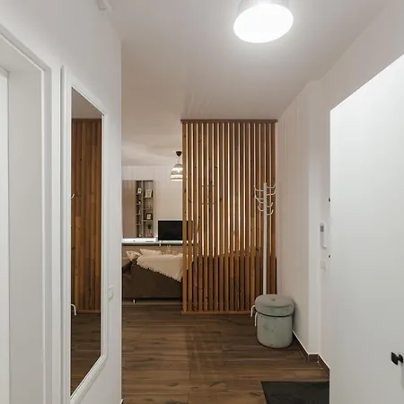 شقة With Private Parking And Balcony تيميشورا